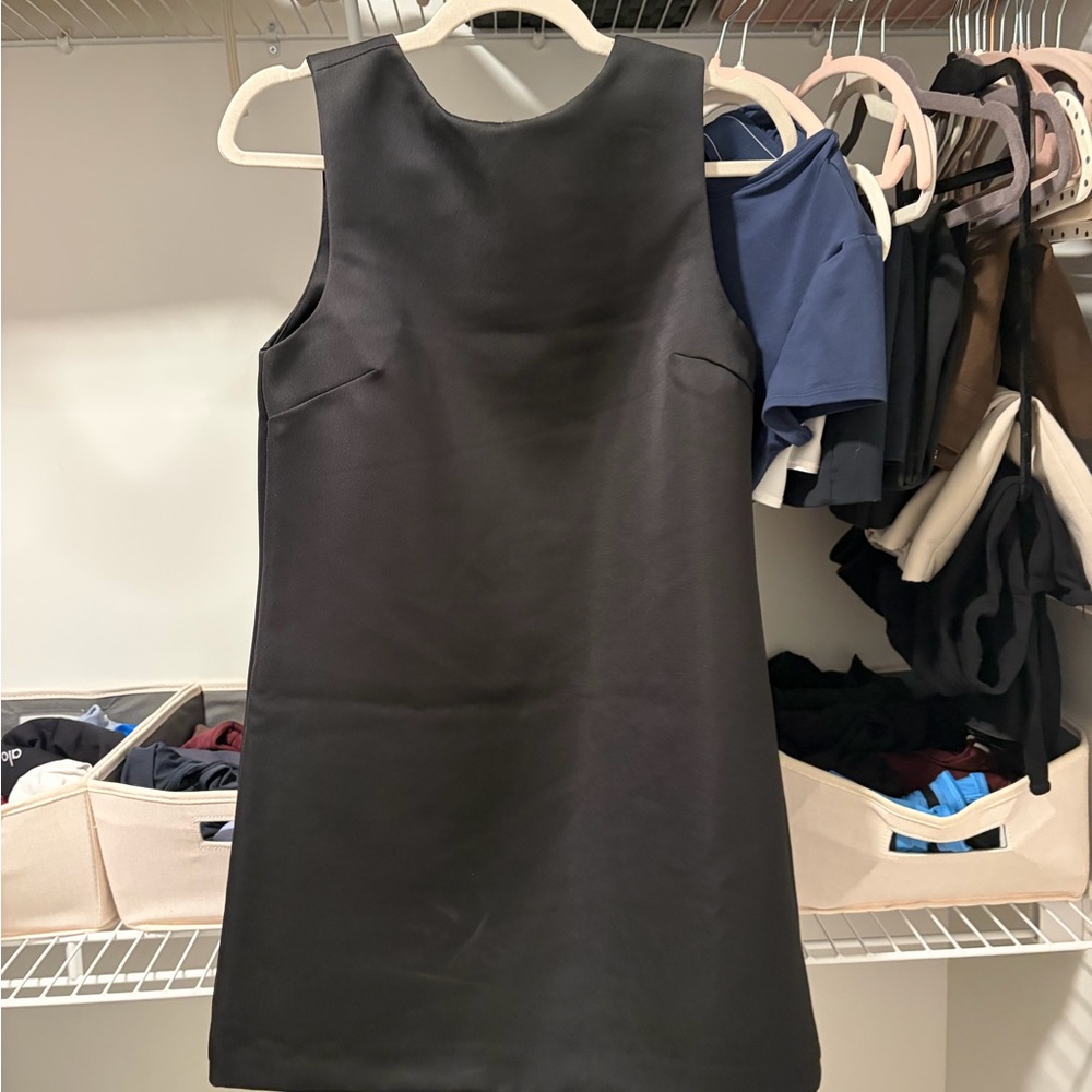 H&M Black Sleeveless Shift Dress - Classic Minimalist